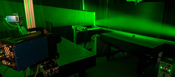In combustion measurement by LIF, it is possible to identify acetone, OH, CH, NO among gas molecular species.It is also possible to measure their instantaneous distribution. Especially, planar LIF measurement by image is called PLIF (Image Laser Induced Fluorescence, Planer Laser Induced Fluorescence).  The basic optical system for observing LIF is shown in the figure.